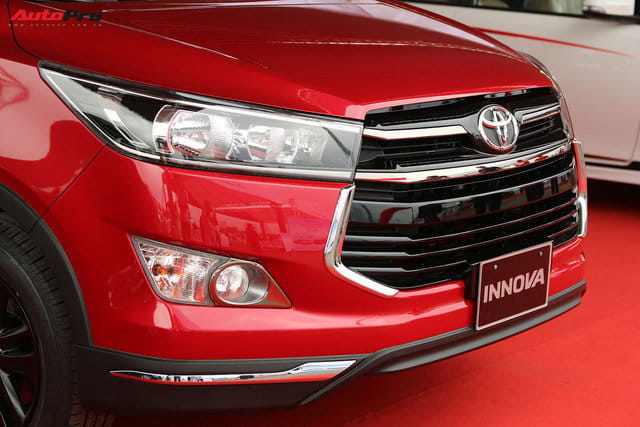 Toyota Innova vừa mới về Việt Nam bị cắt nhiều trang bị