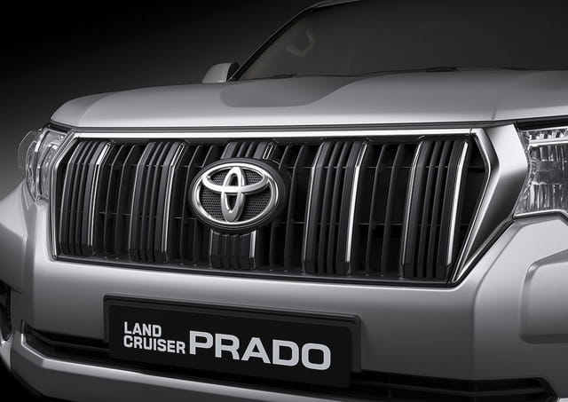 Toyota Land Cruiser Prado bản nâng cấp mới có giá hơn 2,2 tỷ đồng